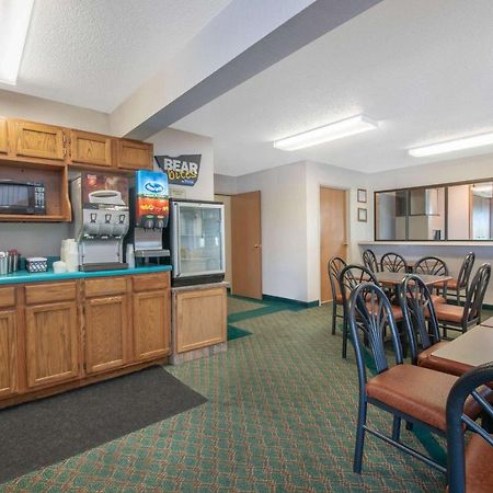 Travelodge By Wyndham ספירפיש מראה חיצוני תמונה