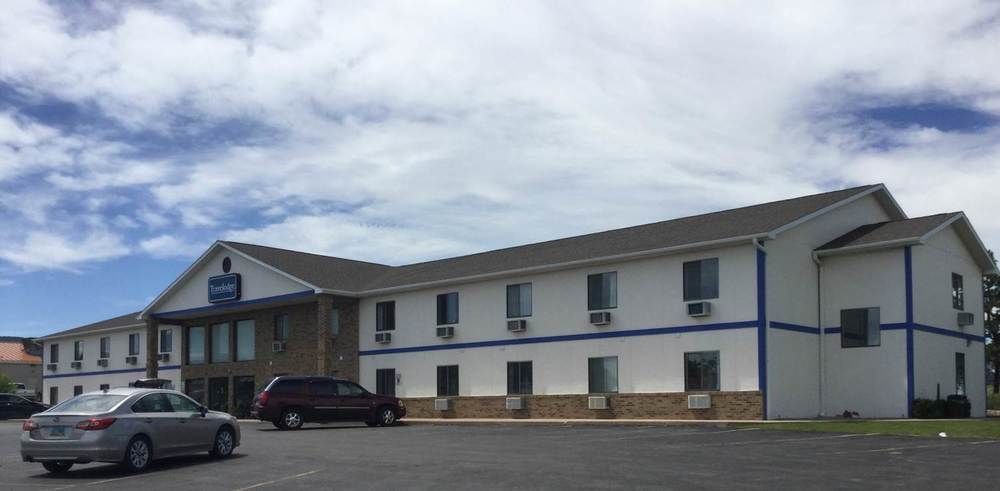 Travelodge By Wyndham ספירפיש מראה חיצוני תמונה