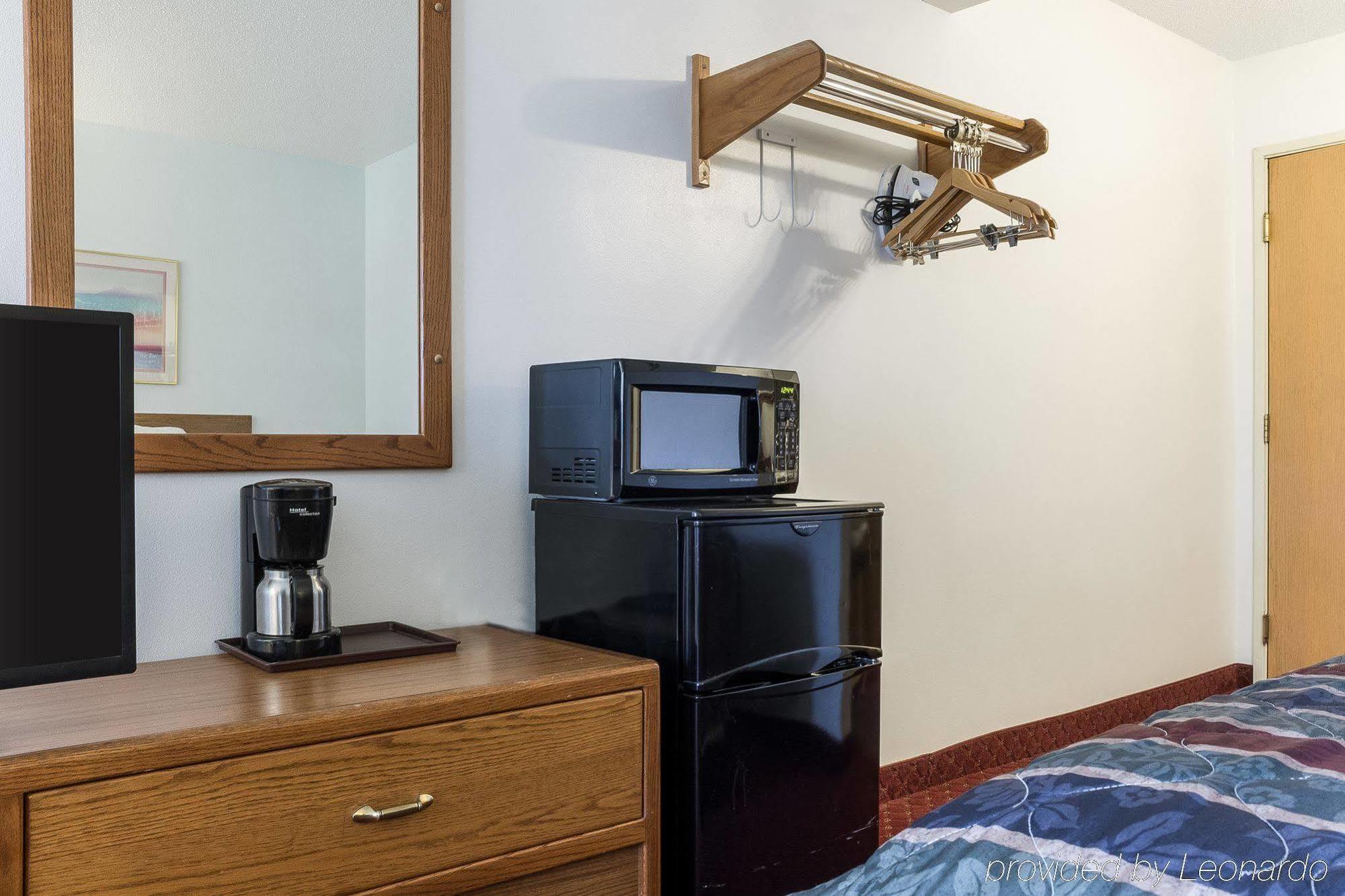 Travelodge By Wyndham ספירפיש מראה חיצוני תמונה