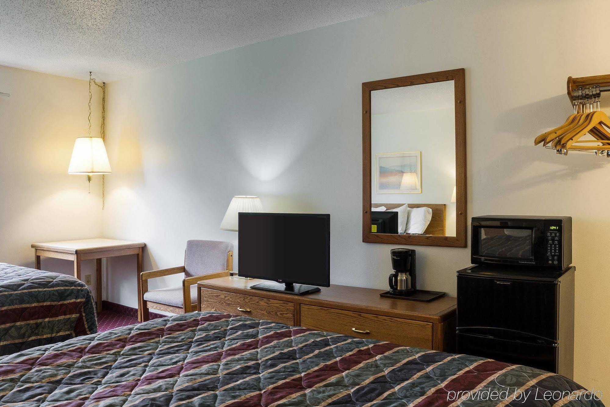 Travelodge By Wyndham ספירפיש מראה חיצוני תמונה