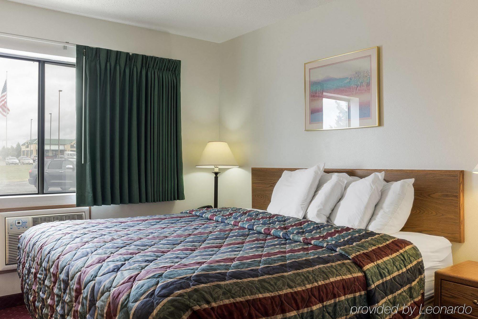 Travelodge By Wyndham ספירפיש מראה חיצוני תמונה