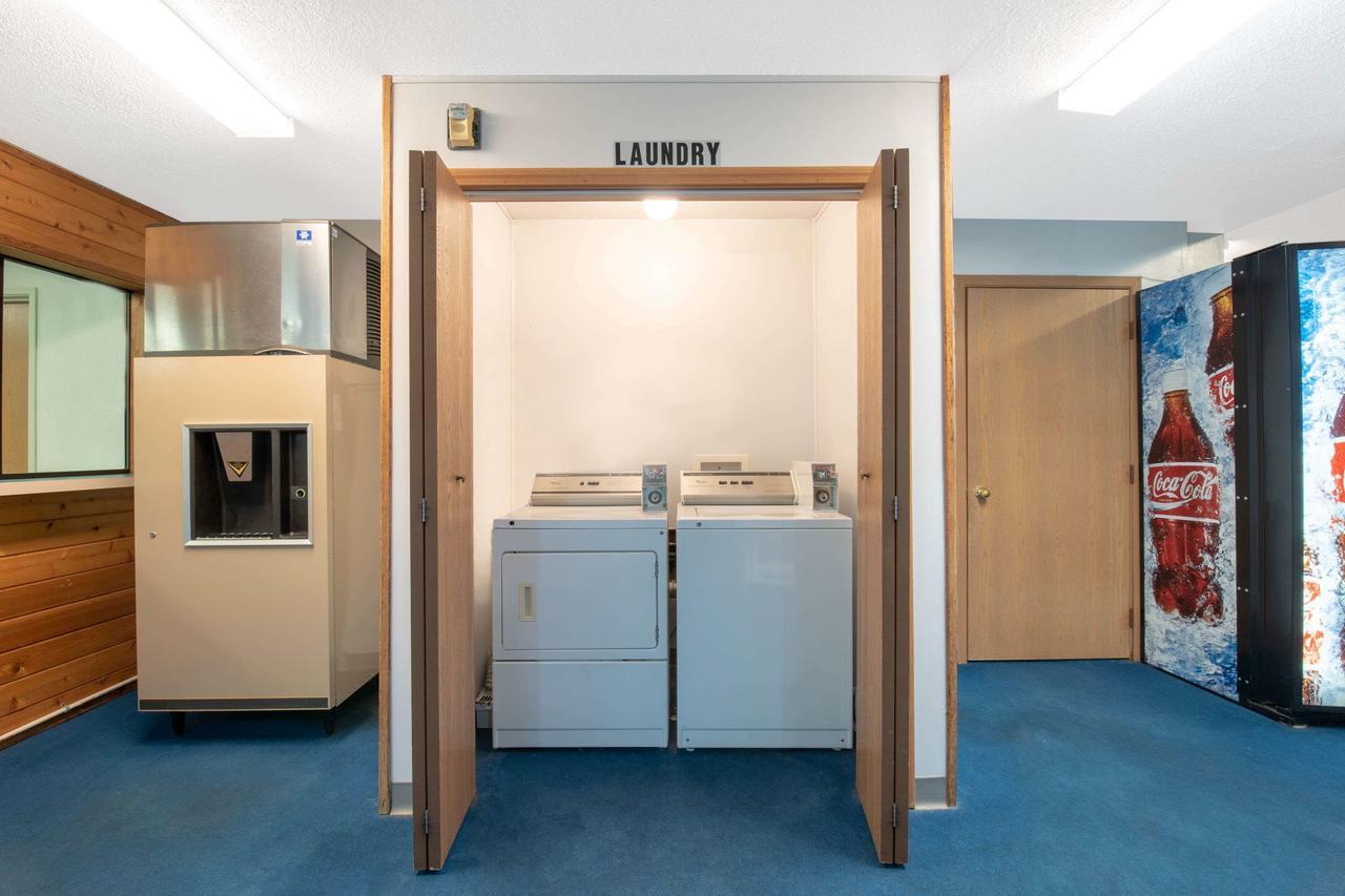 Travelodge By Wyndham ספירפיש מראה חיצוני תמונה